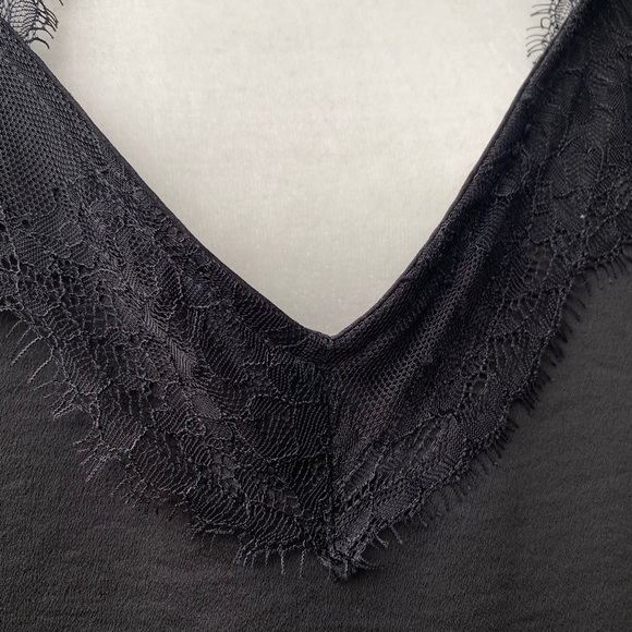 Romantic hut Black lace tank - Picture 9 of 14